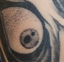Black eye corners, orange-red veins, and yellow sclera — eye bracelet.